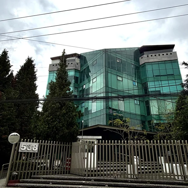 Fachada de Médica Árbol de la Vida, Josefa Ortiz de Domínguez 538, Metepec